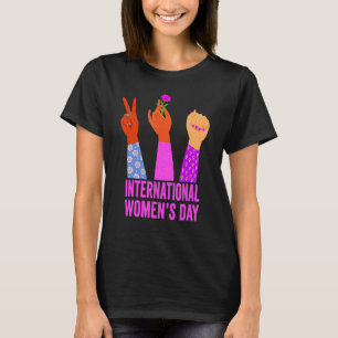 Camiseta Dia Internacional da Mulher 2022: Mulheres quebram