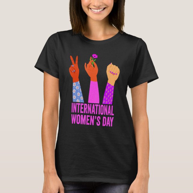 Camiseta Dia Internacional da Mulher 2022: Mulheres quebram (Frente)