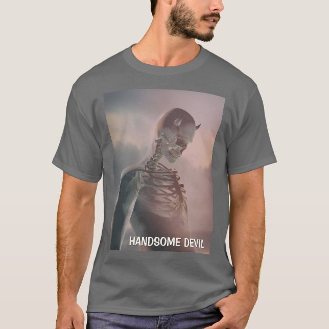 Camiseta Diabo Bonito. Esqueleto com chifres (Frente)