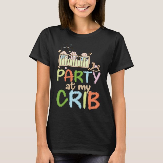 Camiseta Diaper Boy Girl Party In My Crib Wet Messy Little  (Frente)