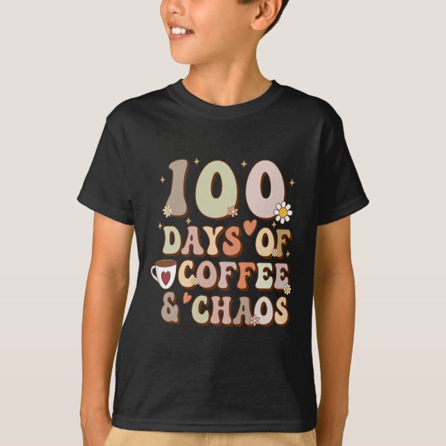Camiseta Dias De Café E Caos 100º Dia De Ensino (Frente)