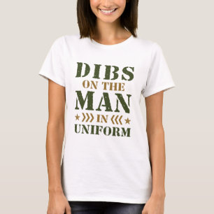 Camiseta Dibs sobre o Homem no FGF de Esposa Militar Unifor