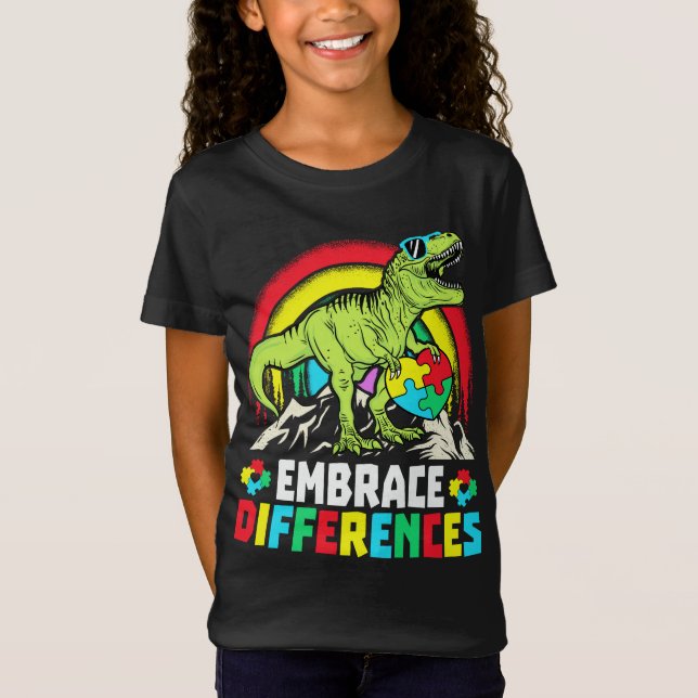Camiseta Diferenças de Embrace T Rex Dinossaur Autism Aware (Frente)