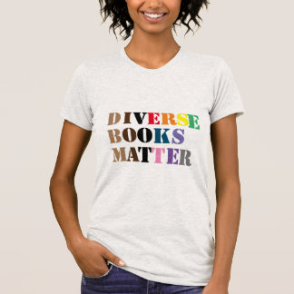 Camiseta Diferentes Livros Importam