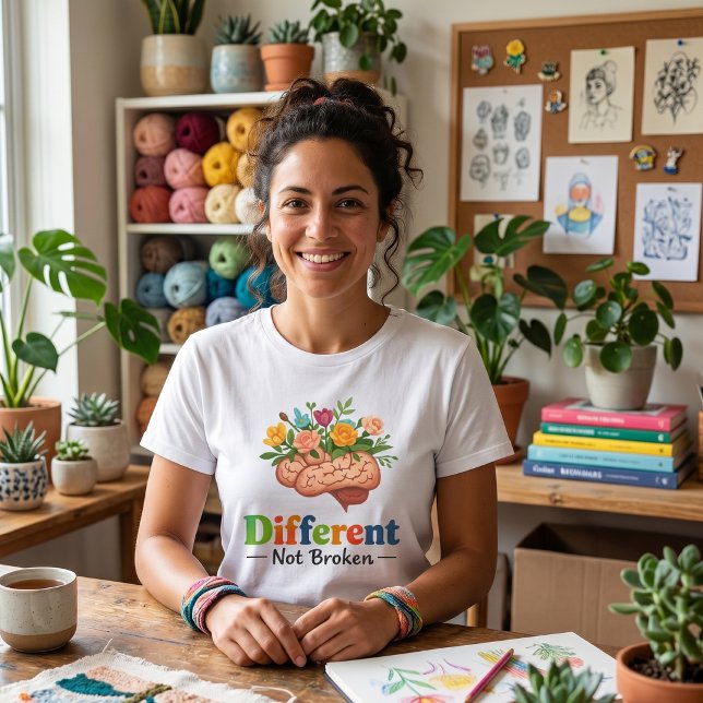 Camiseta Different Not Broken Floral Brain: Neurodiversity (Criador carregado)