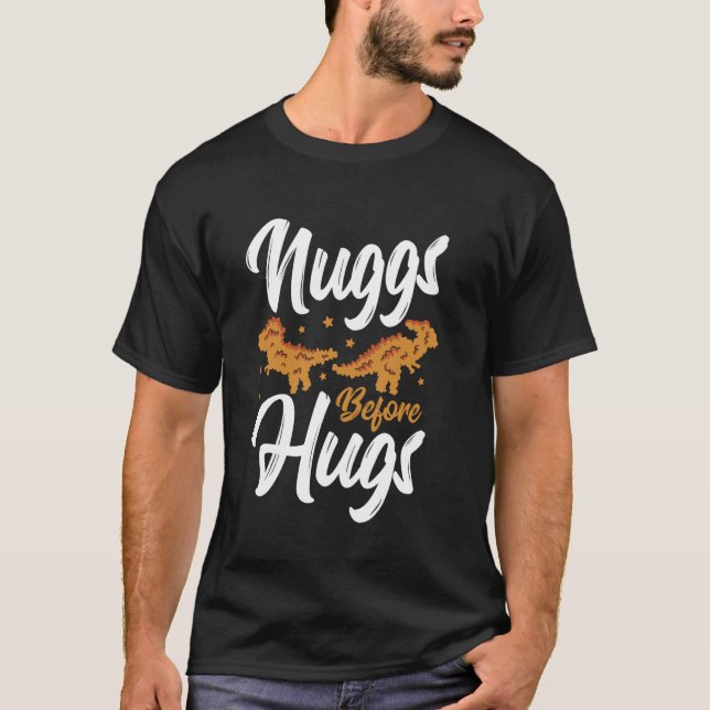 Camiseta Dino Nuggets Funny Nuggs Antes dos Abraços Frango  (Frente)