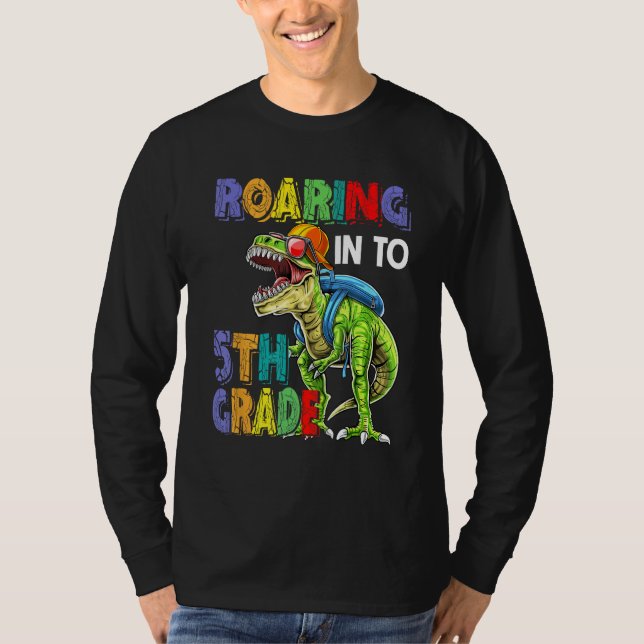 Camiseta Dinosaurs Roaring Into 5th Grade Back To School (Frente)
