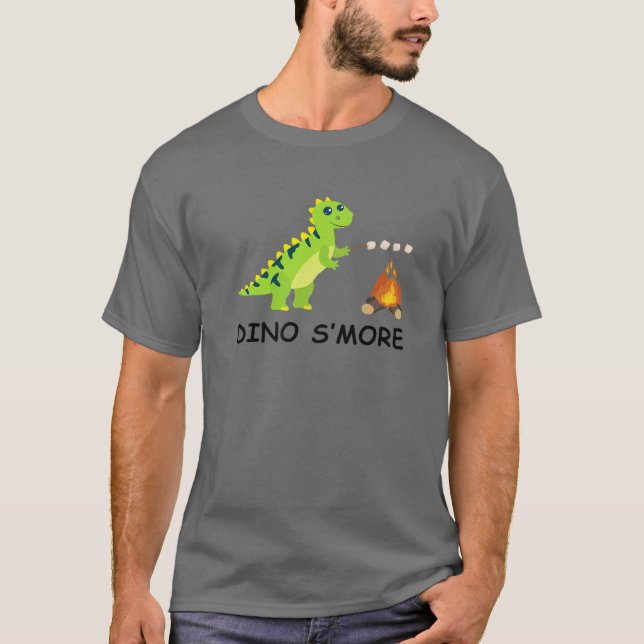 Camiseta Dinosmore Dinossaur Smore Campfire Acampamento Eng (Frente)