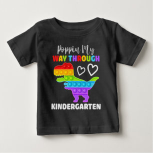 Camiseta Dinossauro Aparecendo no Meu Caminho pelo Jardim d