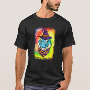 Camiseta Dinossauro bonito veste crânio e chapéu de bruxa