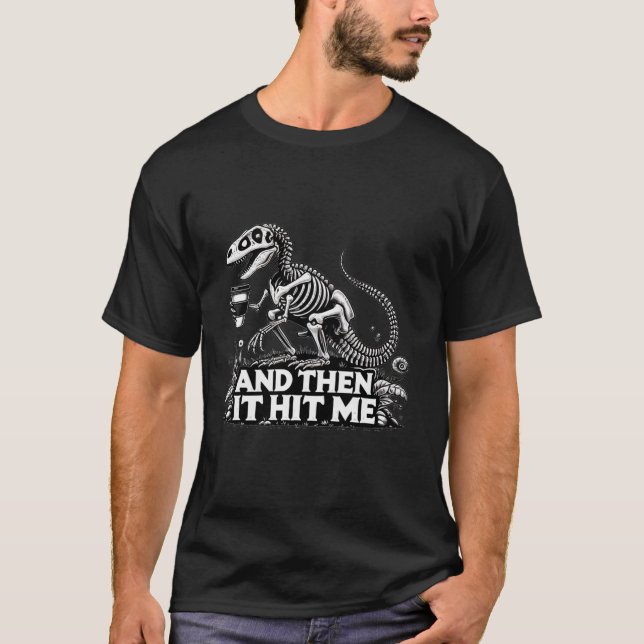 Camiseta Dinossauro Skeleton Bebendo Café Costume (Frente)