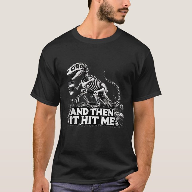 Camiseta Dinossauro Skeleton Bebendo Café Costume (Frente)