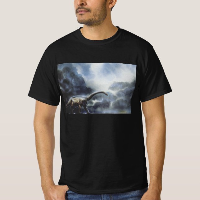 Camiseta Dinossauros Vintage, Barapassauro com Nuvens de Te (Frente)