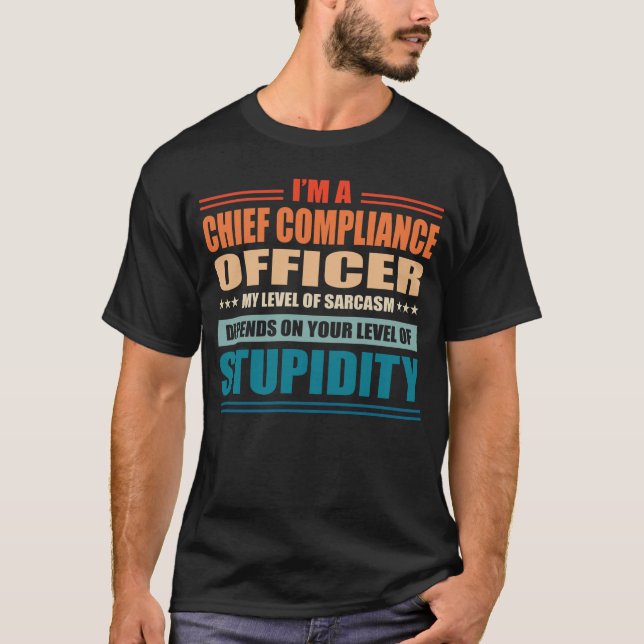 Camiseta Diretor de Conformidade Meu Nível Depende do  (Frente)