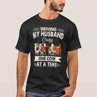 Camiseta Dirigindo Meu Marido Uma Vaca De Cada Vez