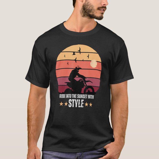 Camiseta Dirt Racing Biker Ride Into The Sunset With Style (Frente)
