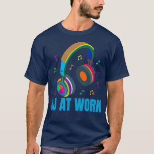 Camiseta Disco Jockey - DJ No Trabalho - Groovy Funky Vinta