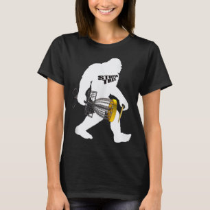 Camiseta Disk Golf Tocando Pé Grande Com Uma Cota De Árvore