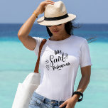 Camiseta Dissemos Às Bahamas: Bachelorette Branca Engraçada<br><div class="desc">Um design moderno bonito para a festa de casamento ou para uma solteira se livrar. As palavras irrisórias" Dissemos Bahamas" numa tenda branca, tem coração e certamente será notada. Destino da festa de solteira... as Bahamas. Podem ser vestidos para janto de ensaio, e juntamente com a sua festa de casamento....</div>