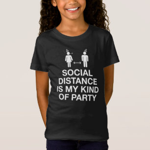 Camiseta Distância social é o meu tipo de partido