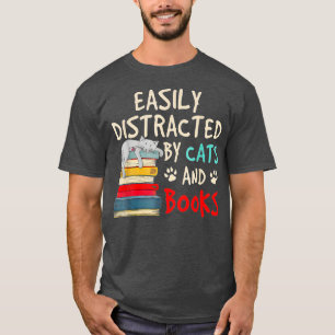 Camiseta Distração fácil de gatos e livros - Cat-Book Lov