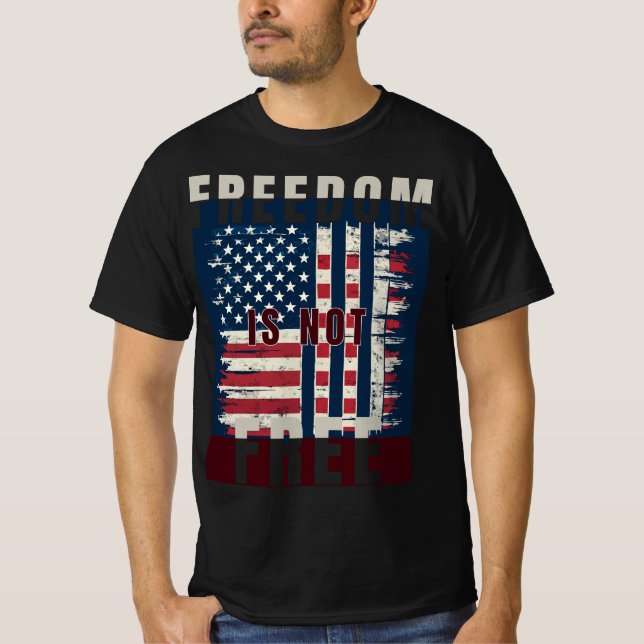 Camiseta Distressed American Flag Freedom Is Not Free (Frente)