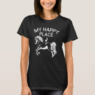 Camiseta Dito de Montaria Slogan Meu Lugar Feliz
