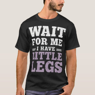 Camiseta Dito Engraçado Retro Espere Por Mim Tenho Pouco