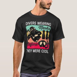 Camiseta Divers Vestindo Máscaras Antes De Serem Legal Scub