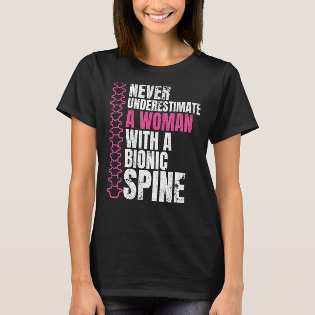 Camiseta Diversão De Professores Nunca Subestima Uma Mulher (Frente)