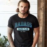 Camiseta Diversão de Trendência Legal do Clube de Pai de Ba<br><div class="desc">Junte-se ao Clube do Pai Badass com esta camisa legal! Trendy retro design para um presente de Dia de os pais divertido. Saúde a pais incríveis!</div>