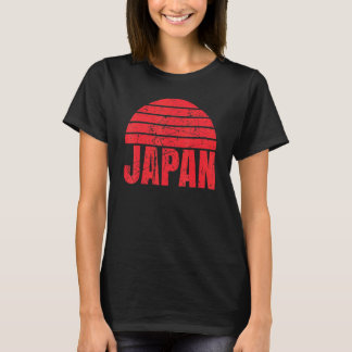 Camiseta Diversão Do Japão Abaixo De Um Fundo De Sol Vermel