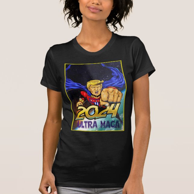 Camiseta Diversão Ultra MAGA Pro Trump Maga Super Ultra Mag (Frente)