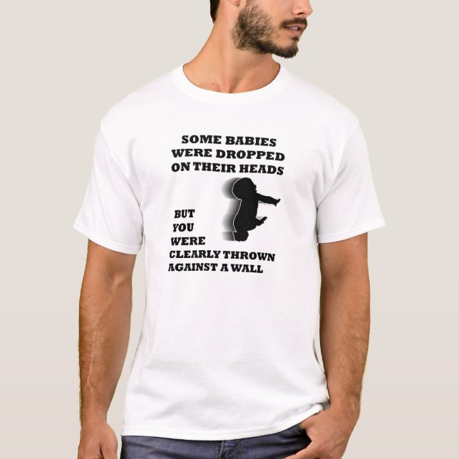 Camiseta Divertida Arremessado Contra Uma Parede (Frente)