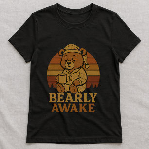 Camiseta Divertida do Urso da Manhã com Café; Gráf