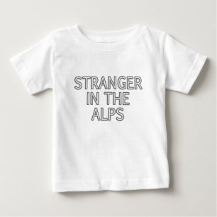 Camiseta Divertida Estranhos Nos Alpes