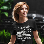 Camiseta Divertido sobrevivi ao acampamento da família<br><div class="desc">Crie uma camiseta personalizada única para a próxima reunião familiar. Esta camiseta divertida da família acampando apresenta a expressão "sobrevivi ao acampamento da família" em letras brancas com uma ilustração de montanhas e pinhões com lua e estrelas; facilmente personalizável adicionando seu nome de família e texto de sua escolha logo...</div>