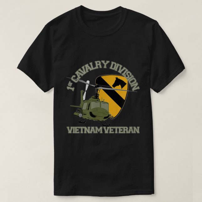 Camiseta Divisão de Cavalaria da rua Vietnam Veteran UH1 Gu (Frente do Design)