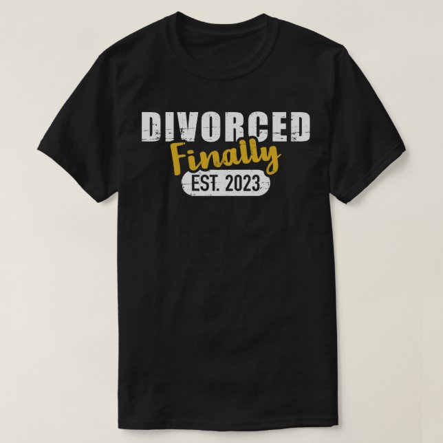 Camiseta Divórcio 2023 finalmente divorciado (Frente do Design)