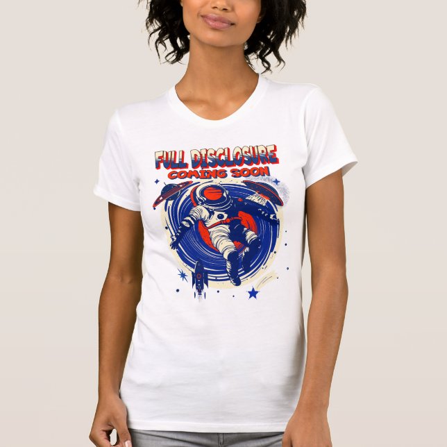 Camiseta Divulgação Total Em Breve | Astronauta Flutuando  (Frente)