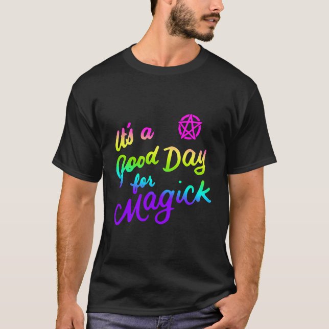 Camiseta Dizeres Mágicos de Feitiçaria Wicca Bruxa Feitiço  (Frente)