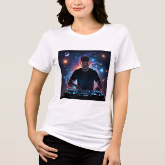 Camiseta DJ Cósmico: Misturando a Música do Universo”