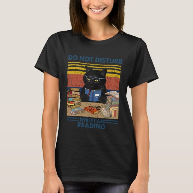 Camiseta Do Not Disturb When I m Reading A Book Black Glass (Frente)