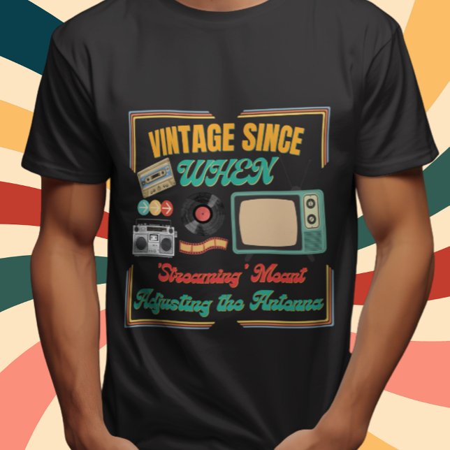 Camiseta do Presente Retroativo Vintage - Presente (Vintage Since Year, Perfect Retro Gift For Birthdays. Vintage Years Are always Cool with Cassette )