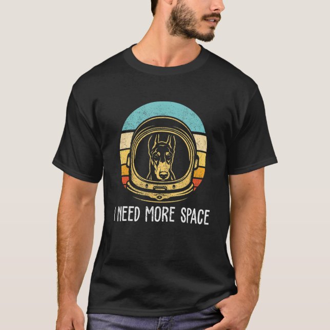 Camiseta Doberman Em Um Astronauta Helmet Doberman (Frente)