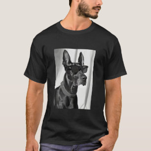 Camiseta Doberman Fofo com Óculos de Sol Foto de Amante de