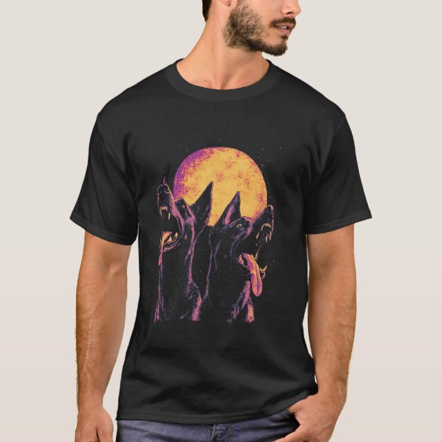 Camiseta Doberman Uivando Para a Lua (Frente)