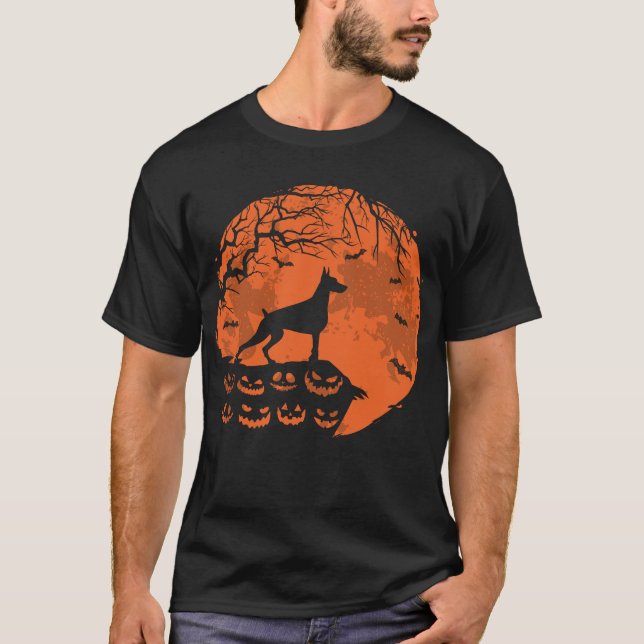Camiseta Dobermann E Moon Halloween O Cão Ama Presente (Frente)