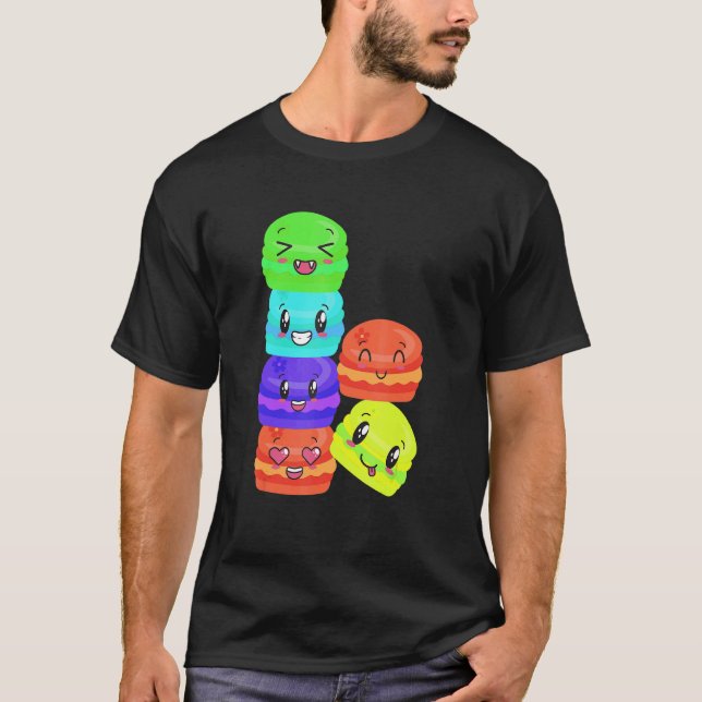 Camiseta Doce Colorida Macaroons Comidas Felizes Empilhadas (Frente)