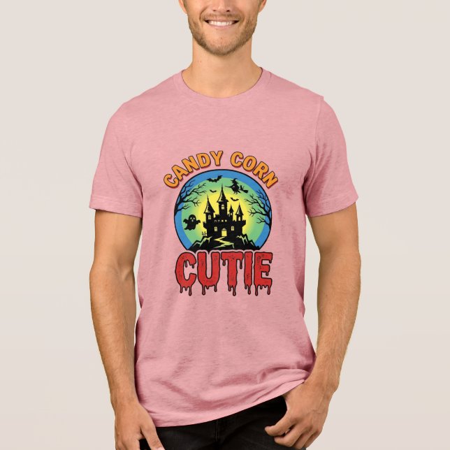 Camiseta Doce Cute de Milho Design de Castelo de Halloween  (Frente)